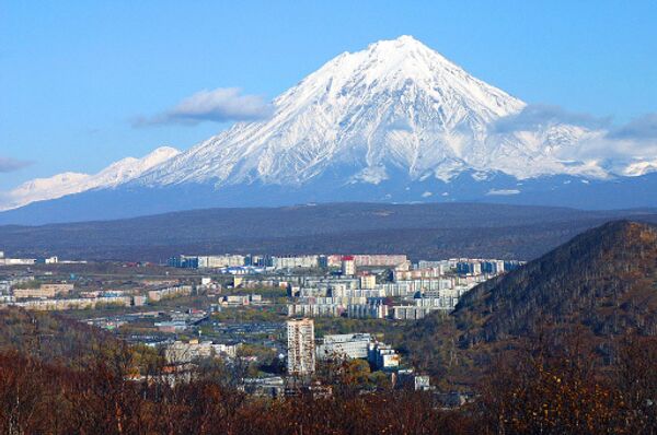 Вид на Петропавловск-Камчатский. Вид на Петропавловск-Камчатский.