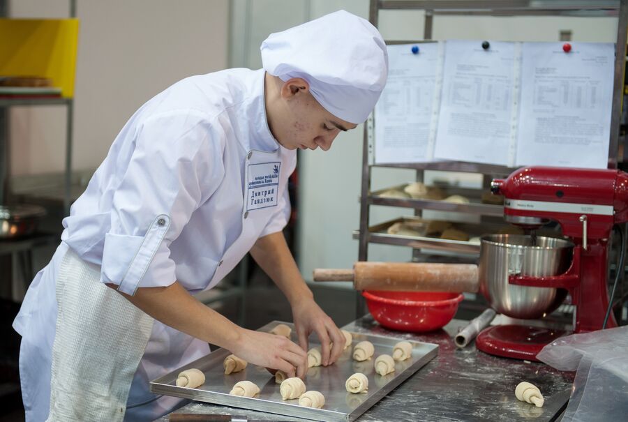 Участник регионального чемпионата «Молодые профессионалы» (WorldSkills Russia), компетенция «Хлебопечение» Томск, 2017 г. Участник регионального чемпионата «Молодые профессионалы» (WorldSkills Russia), компетенция «Хлебопечение» Томск, 2017 г.
