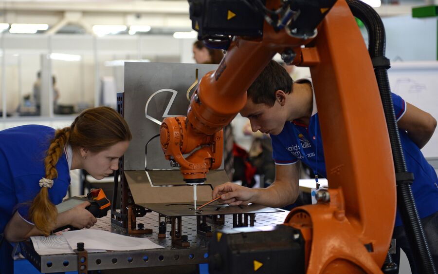 Участники II Национального чемпионата WorldSkills Hi-Tech, компетенция «Промышленная робототехника». Екатеринбург, 2015 г. Участники II Национального чемпионата WorldSkills Hi-Tech, компетенция «Промышленная робототехника». Екатеринбург, 2015 г.