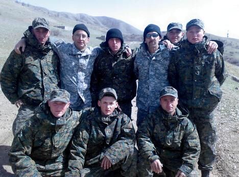 Грузинские солдаты с американскими инструкторами во время обучения в горах Грузинские солдаты с американскими инструкторами во время обучения в горах
