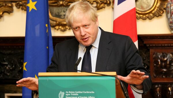 Министр иностранных дел Великобритании Борис Джонсон на пресс-конференции Министр иностранных дел Великобритании Борис Джонсон на пресс-конференции