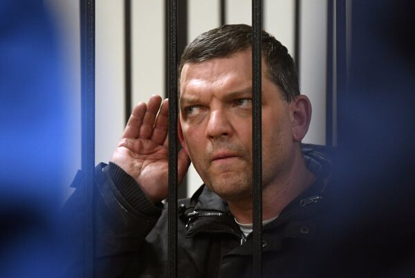 Экс-директор фабрики Меньшевик Илья Аверьянов, обвиняемый в убийстве, в Пресненском суде Москвы Экс-директор фабрики Меньшевик Илья Аверьянов, обвиняемый в убийстве, в Пресненском суде Москвы