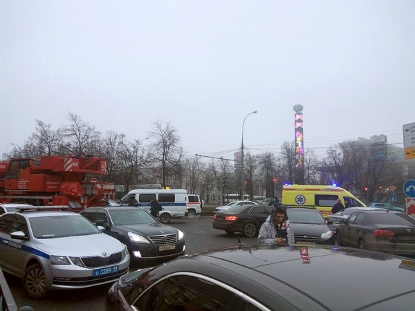 На месте ДТП возле метро Сходненская в Москве. 29 декабря 2017 На месте ДТП возле метро Сходненская в Москве. 29 декабря 2017