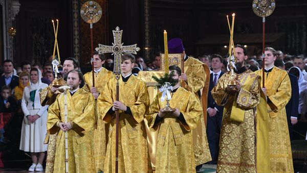 Священнослужители на Рождественском богослужении в храме Христа Спасителя в Москве Священнослужители на Рождественском богослужении в храме Христа Спасителя в Москве