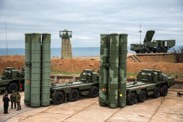 Комплекс ПВО С-400 Триумф заступил на охрану российских воздушных границ в Севастополе. 13 января 2017 Комплекс ПВО С-400 Триумф заступил на охрану российских воздушных границ в Севастополе. 13 января 2017