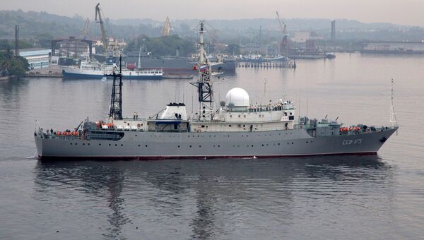 Российский военный корабль Виктор Леонов входит в бухту в Гаване, Куба. Архивное фото Российский военный корабль Виктор Леонов входит в бухту в Гаване, Куба. Архивное фото