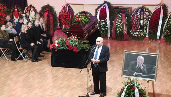 Церемония прощания с композитором Владимиром Шаинским в Московском доме композиторов. 22 января 2017 Церемония прощания с композитором Владимиром Шаинским в Московском доме композиторов. 22 января 2017