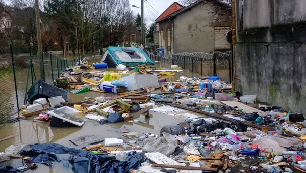 Одна из затопленных улиц в Париже, из-за прошедших ливневых дождей Одна из затопленных улиц в Париже, из-за прошедших ливневых дождей