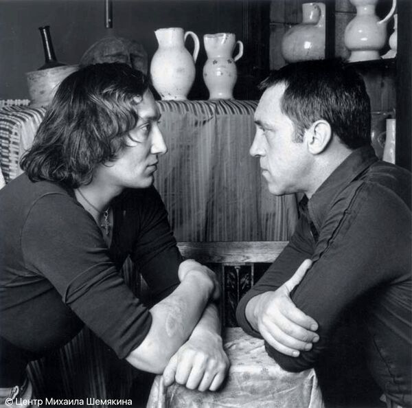 Шемякин и Высоцкий. Фото Патрика Бернара. 1976 год Шемякин и Высоцкий. Фото Патрика Бернара. 1976 год