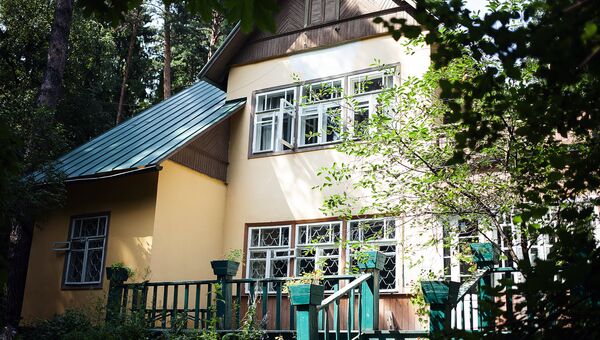 Вид на летнюю веранду дома-музея Корнея Чуковского в Переделкино Вид на летнюю веранду дома-музея Корнея Чуковского в Переделкино
