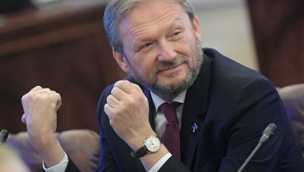 Кандидат в президенты РФ от Партии роста Борис Титов после регистрации в Центральной избирательной комиссии РФ Кандидат в президенты РФ от Партии роста Борис Титов после регистрации в Центральной избирательной комиссии РФ
