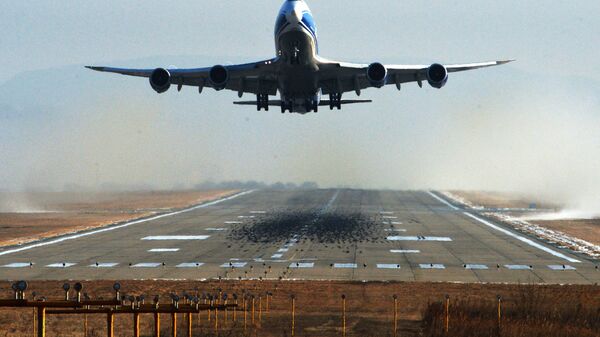 Грузовой самолет Boeing 747-400F авиакомпании AirBridgeCargo в аэропорту Владивостока Грузовой самолет Boeing 747-400F авиакомпании AirBridgeCargo в аэропорту Владивостока