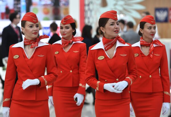 Стюардессы авиакомпании Аэрофлот на Российском инвестиционном форуме (РИФ-2018) в Сочи Стюардессы авиакомпании Аэрофлот на Российском инвестиционном форуме (РИФ-2018) в Сочи