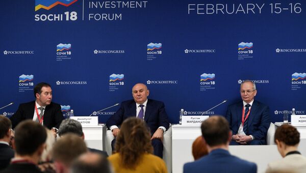 Председатель правления АО МСП Банк Дмитрий Голованов, первый заместитель министра сельского хозяйства России Джамбулат Хатуов и премьер-министр правительства Республики Башкортостан Рустам Марданов (слева направо) во время сессии МСП в агропромышленном секторе. Как повысить доходность на Российском инвестиционном форуме (РИФ-2018) в Сочи Председатель правления АО МСП Банк Дмитрий Голованов, первый заместитель министра сельского хозяйства России Джамбулат Хатуов и премьер-министр правительства Республики Башкортостан Рустам Марданов (слева направо) во время сессии МСП в агропромышленном секторе. Как повысить доходность на Российском инвестиционном форуме (РИФ-2018) в Сочи