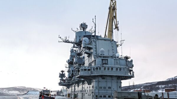 Тяжелый авианесущий крейсер Северного флота Адмирал Кузнецов. Архивное фото Тяжелый авианесущий крейсер Северного флота Адмирал Кузнецов. Архивное фото