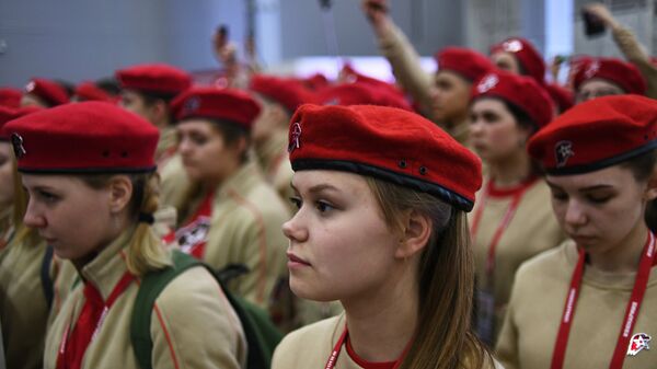 Участники первого Всероссийского молодёжного патриотического форума Я – Юнармия! в военно-патриотическом парке Патриот в Московской области. 22 февраля 2018 Участники первого Всероссийского молодёжного патриотического форума Я – Юнармия! в военно-патриотическом парке Патриот в Московской области. 22 февраля 2018