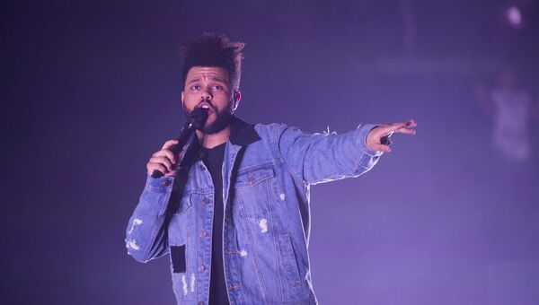 Певец The Weeknd Певец The Weeknd