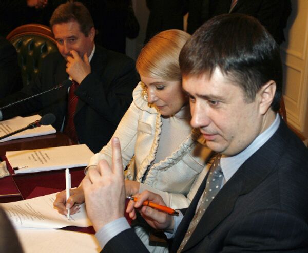 Лидер БЮТ Юлия Тимошенко и глава политсовета Наша Украина — Народная самооборона (НУНС) Вячеслав Кириленко Лидер БЮТ Юлия Тимошенко и глава политсовета Наша Украина — Народная самооборона (НУНС) Вячеслав Кириленко
