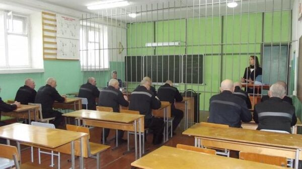 Нотариус Омутнинского нотариального округа Кировской области Анна Корчемкина на выезде в колонию Нотариус Омутнинского нотариального округа Кировской области Анна Корчемкина на выезде в колонию