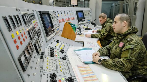 Военнослужащие во время боевого дежурства Военнослужащие во время боевого дежурства
