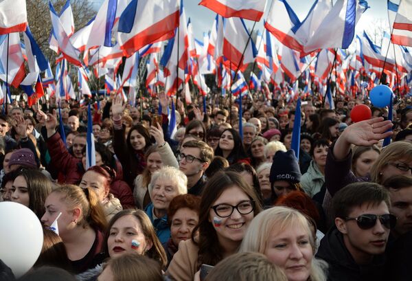 Участники митинга в Севастополе в честь годовщины воссоединения Крыма с Россией Участники митинга в Севастополе в честь годовщины воссоединения Крыма с Россией