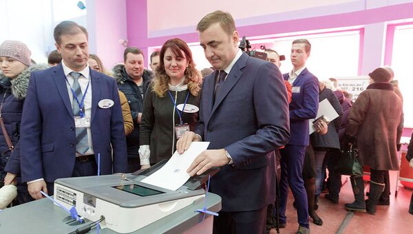 Губернатор Тульской области Алексей Дюмин проголосовал на именном участке Герои России. 18 марта 2018 Губернатор Тульской области Алексей Дюмин проголосовал на именном участке Герои России. 18 марта 2018