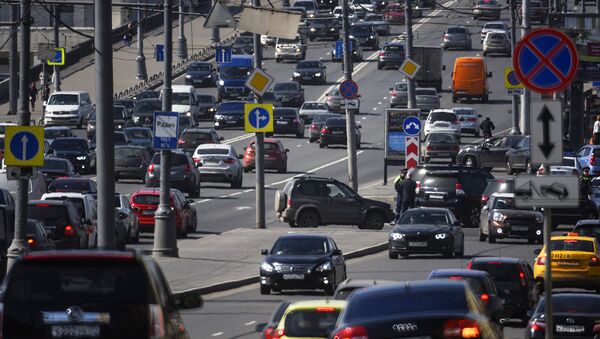 Автомобильное движение в Москве. Архивное фото Автомобильное движение в Москве. Архивное фото