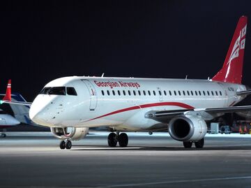Самолет Embraer-190 авиакомпании Georgian Airways совершает первый регулярный международный рейс Тбилиси-Казань-Тбилиси в Международном аэропорту Казань. 26 марта 2018