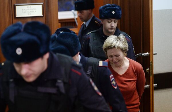 Генеральный директор торгового центра Зимняя вишня Надежда Судденок в Заводском районном суде в Кемерово. 27 марта 2018 Генеральный директор торгового центра Зимняя вишня Надежда Судденок в Заводском районном суде в Кемерово. 27 марта 2018