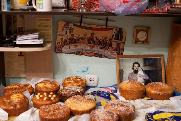 Пасхальные куличи, испеченные семьей Соколовых Пасхальные куличи, испеченные семьей Соколовых