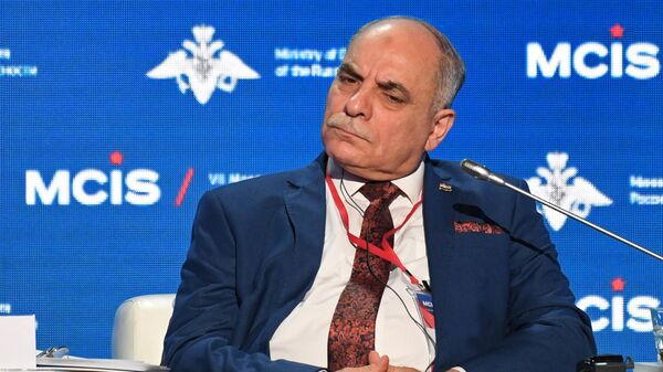 Заместитель Министра обороны Сирийской Арабской Республики Махмуд Шава на VII Московской конференции по международной безопасности. 4 апреля 2018 Заместитель Министра обороны Сирийской Арабской Республики Махмуд Шава на VII Московской конференции по международной безопасности. 4 апреля 2018