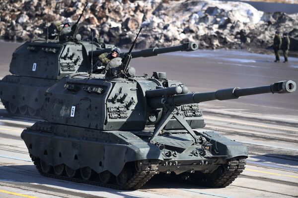 Самоходная артиллерийская установка (САУ) Мста-С во время репетиции Парада Победы на военном полигоне Алабино в Московской области Самоходная артиллерийская установка (САУ) Мста-С во время репетиции Парада Победы на военном полигоне Алабино в Московской области