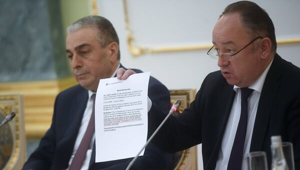 Заместитель генерального прокурора РФ Саак Карапетян и советник генерального прокурора РФ Николай Атмоньев во время брифинга Генеральной прокуратуры РФ. 9 апреля 2018 Заместитель генерального прокурора РФ Саак Карапетян и советник генерального прокурора РФ Николай Атмоньев во время брифинга Генеральной прокуратуры РФ. 9 апреля 2018