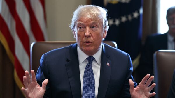 Президент США Дональд Трамп в Белом доме. 9 апреля 2018 Президент США Дональд Трамп в Белом доме. 9 апреля 2018