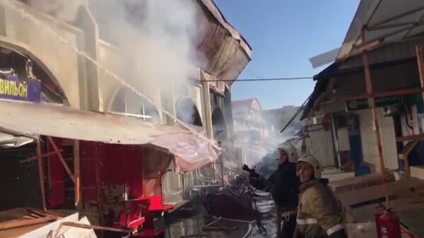 Пожар на центральном рынке в Нальчике. Видео с места ЧП Пожар на центральном рынке в Нальчике. Видео с места ЧП