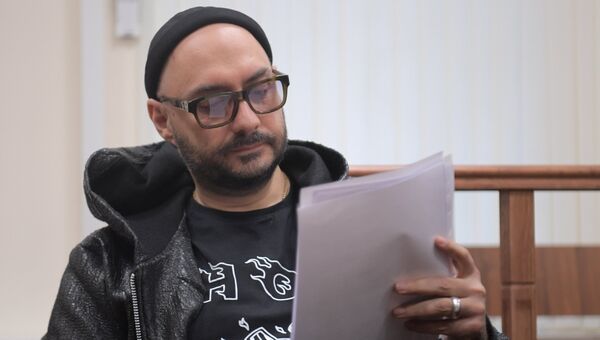 Режиссер Кирилл Серебренников, в Басманном суде Москвы, где рассматривается ходатайство следствия о продлении срока домашнего ареста. 18 апреля 2018 Режиссер Кирилл Серебренников, в Басманном суде Москвы, где рассматривается ходатайство следствия о продлении срока домашнего ареста. 18 апреля 2018