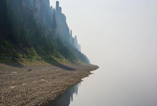 одна из рек Якутии одна из рек Якутии