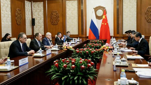 Министр иностранных дел РФ Сергей Лавров и министра иностранных дел Китая Ван И во время переговоров в Пекине. 23 апреля 2018 Министр иностранных дел РФ Сергей Лавров и министра иностранных дел Китая Ван И во время переговоров в Пекине. 23 апреля 2018