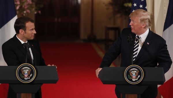 Президент США Дональд Трамп и президент Франции Эммануэль Макрон во время пресс-конференции в Белом доме. 24 апреля 2018 Президент США Дональд Трамп и президент Франции Эммануэль Макрон во время пресс-конференции в Белом доме. 24 апреля 2018