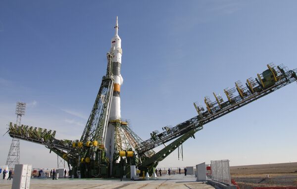 Запуск ракеты «Союз-ФГ» с ПКК «Союз ТМА-13» Запуск ракеты «Союз-ФГ» с ПКК «Союз ТМА-13»
