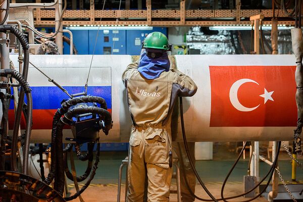 Очистка символического сварного стыка Турецкого потока Очистка символического сварного стыка Турецкого потока