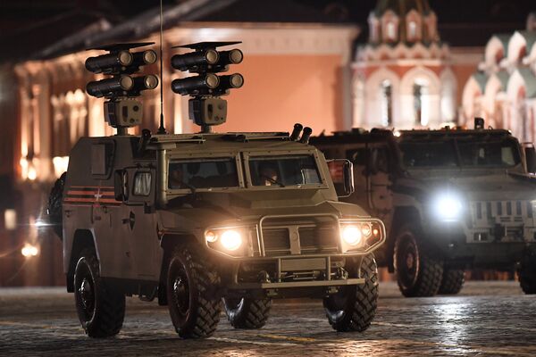 Бронеавтомобиль Тигр с противотанковым ракетным комплексом Корнет-Д на репетиции военного парада на Красной площади, посвященного 73-й годовщине Победы в Великой Отечественной войне Бронеавтомобиль Тигр с противотанковым ракетным комплексом Корнет-Д на репетиции военного парада на Красной площади, посвященного 73-й годовщине Победы в Великой Отечественной войне