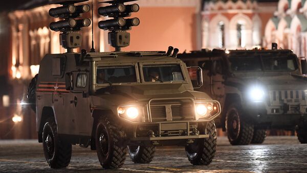 Бронеавтомобиль Тигр с противотанковым ракетным комплексом Корнет-Д на репетиции военного парада на Красной площади, посвященного 73-й годовщине Победы в Великой Отечественной войне Бронеавтомобиль Тигр с противотанковым ракетным комплексом Корнет-Д на репетиции военного парада на Красной площади, посвященного 73-й годовщине Победы в Великой Отечественной войне