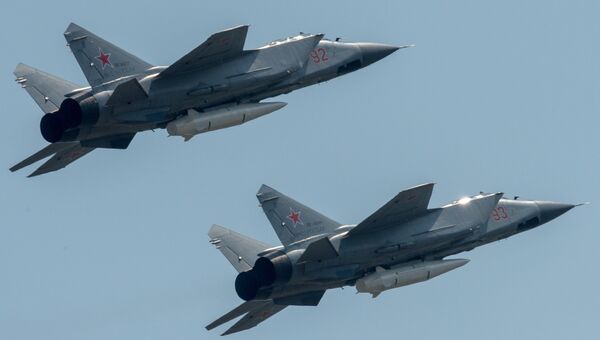 Многоцелевые истребители МиГ-31 с гиперзвуковыми ракетами Кинжал Многоцелевые истребители МиГ-31 с гиперзвуковыми ракетами Кинжал