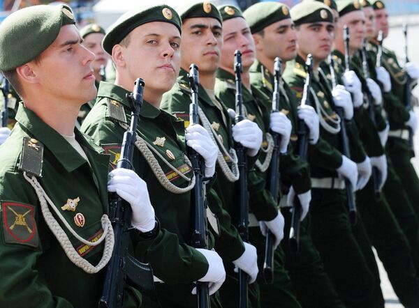 Военный парад, посвященный празднованию 100-летия образования Южного военного округа в Ростове-на-Дону. 5 мая 2018 Военный парад, посвященный празднованию 100-летия образования Южного военного округа в Ростове-на-Дону. 5 мая 2018