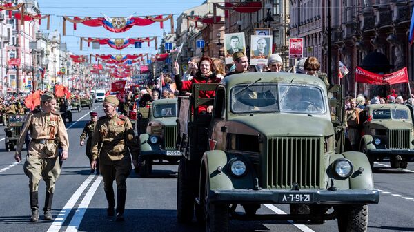Жителей Петербурга призвали носить маски во время празднования Дня Победы