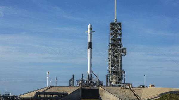 Ракета-носитель Falcon-9 компании SpaceX Ракета-носитель Falcon-9 компании SpaceX