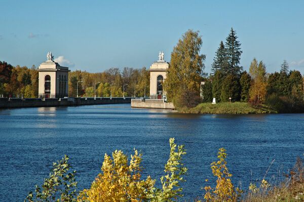 Шлюз в городе Дубна Шлюз в городе Дубна