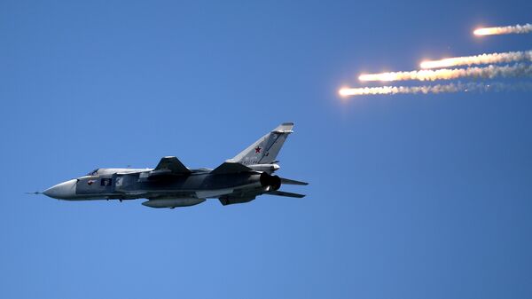 Су-24 во время празднования Дня Военно-морского флота России в Севастополе. Архивное фото Су-24 во время празднования Дня Военно-морского флота России в Севастополе. Архивное фото