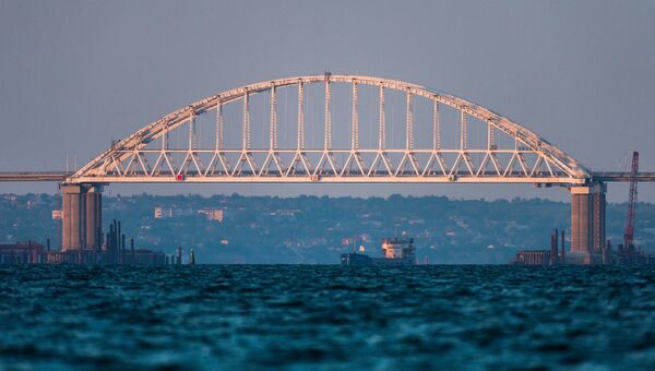 Крымский мост. Архивное фото Крымский мост. Архивное фото